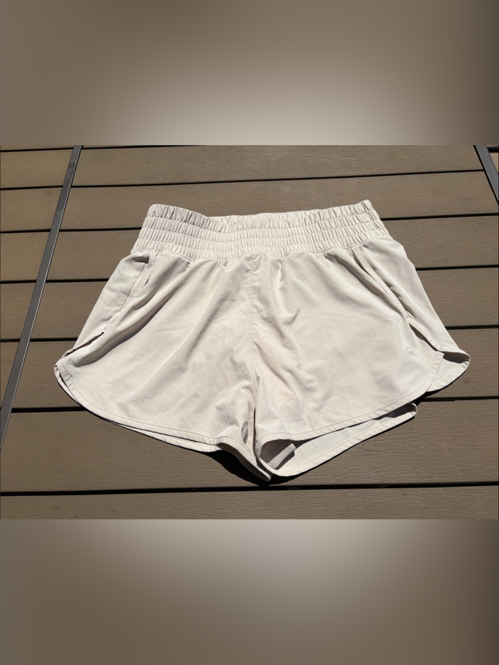 GAP Women's Cream Athletic Elastic-Waist Shorts